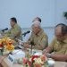 Bupati Asahan Surya saat Rakorpem bulan Mei Tahun 2024 bertempat di Aula Melati Kantor Bupati Asahan, Senin (27/05/2024).