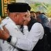 Bupati Pohuwato Saipul Mbuinga saat melepas 77 JCH asal Pohuwato bertempat di Masjid Agung Baiturrahim Pohuwato, Ahad (19/5/2024)