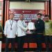 Pasangan Burhanudin Pulubuhu-Rivendi Luawo menyerahkan dukungan pasangan perseorangan untuk Pilkada Boalemo ke KPU Boalemo, Ahad (12/5/2024)