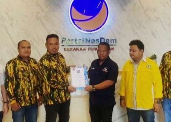 Ketua PD AMPG Provinsi Romatun Alamri datang berserta kader-kader komunitas beringin muda Golkar Gorontalo, di DPW NasDem Senin (6/5/2024)