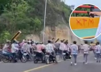 Sejumlah pelajar di Gorontalo terlihat melaksanakan perayaan kelulusan dengan melaksanakan konvoi.