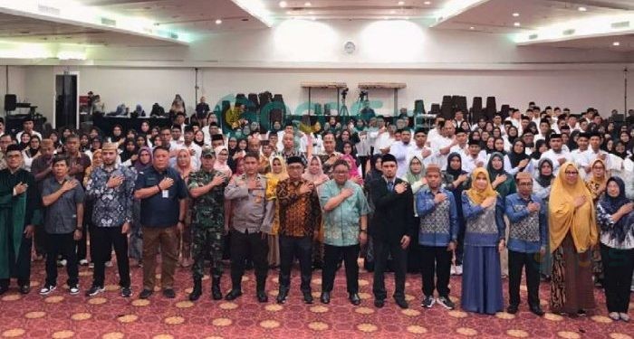 Foto Pelantikan Panitia Pemungutan Suara se-Kota Gorontalodi Hotel Fox, Gorontalo (Minggu/26/5/2024) Foto Rama/Gopos
