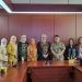 Bupati Merlan S. Uloli bersama para pimpinan OPD saat foto bersama usai melakukan audiensi dengan Direktorat Regional II Kementerian PPN/Bappenas RI, Senin (13/5/2024). (F.Istimewa)