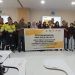 Direktur Utama PT Gorontalo Sejahtera Mining (GSM) dan PT Puncak Emas Tani Sejahtera (PETS) Boyke Abidin bersama mahasiswa KKN Universitas Negeri Gorontalo. *(Foto/UNG)