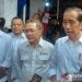 Presiden Joko Widodo saat menyampaikan keterangan usai meninjau fluktuasi harga pangan di Pasar Baru Karawang, Jawa Barat, Rabu (8/5/2024). ANTARA/Andi Firdaus/aa.