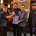 Sofyan Puhi menerima SK sebagai bakal calon Bupati Gorontalo dari DPP Partai NasDem.