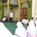 Rektor UNG Eduart Wolok saat memberi pesan kepada dosen dan tenaga pendidik yang akan melaksanakan ibadah haji pada kegiatan doa bersama, Kamis (16/5/2024)