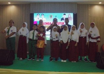 Dinas Kearsipan dan Perpustakaan (DKP) Kota Gorontalo menggelar lomba bertutur tingkat sekolah dasar (SD) dan madrasah ibtidaiyah (MI) se Kota Goronalo, Selasa (21/5/2024) di Ballroom Hotel Yulia.