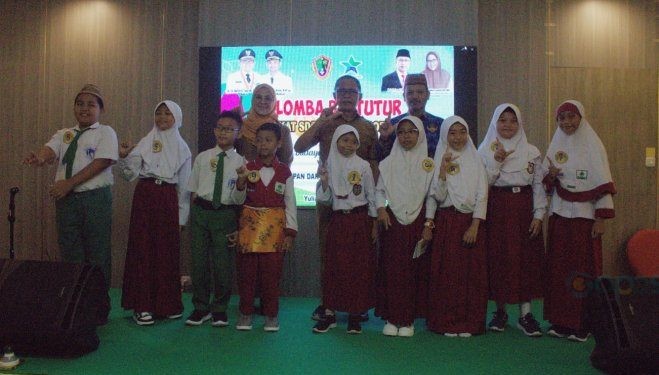 Dinas Kearsipan dan Perpustakaan (DKP) Kota Gorontalo menggelar lomba bertutur tingkat sekolah dasar (SD) dan madrasah ibtidaiyah (MI) se Kota Goronalo, Selasa (21/5/2024) di Ballroom Hotel Yulia.