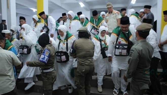 Sebanyak 352 jemaah calon haji Kabupaten Asahan Sumatera Utara tergabung dalam kloter 1 diberangkatkan pada Ahad (12/5/2024).