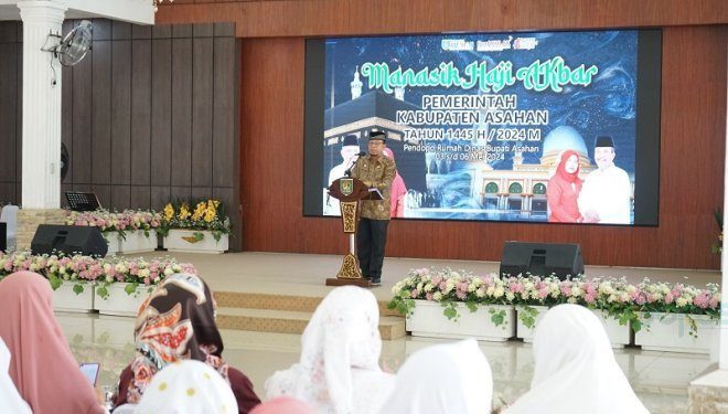 Sekretaris Daerah Kabupaten Asahan John Hardi Nasution saat membuka kegiatan manasik haji, Senin (3/5/2024)
