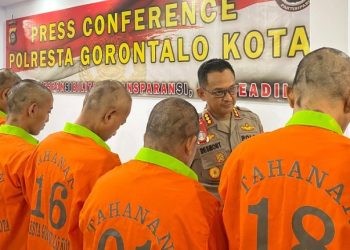 Terdapat 12 tersangka pada kasus penikaman di kompleks eks terminal 1942 Andalas Kota Gorontalo terancam hukuman 8 tahun penjara.(Foto AasOme/MG/Gopos)