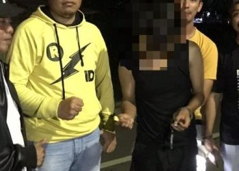 Lelaki berinisial AHA (31) saat tertangkap tangan membawa narkoba jenis sabu-sabu.(F. Polres Gorontalo)