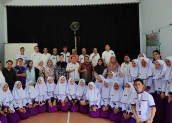 Jurusan Kesehatan Masyarakat (KESMAS) Fakultas Olahraga dan Kesehatan (FOK) Universitas Negeri Gorontalo (UNG) gelar penarikan mahasiswa PBL III (Praktek Belajar Lapangan) di di Kecamatan Mootilango Kabupaten Gorontalo, Rabu 5 Juni 2024.