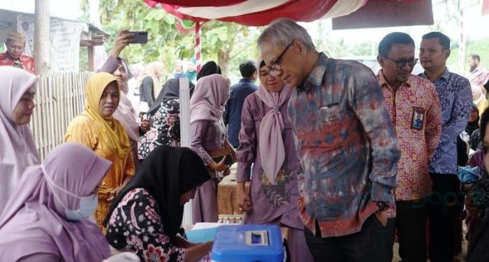 Pemantauan Pengukuran dan Intervensi Serentak Pencegahan Stunting (ISPS) di Posyandu Dahlia Desa Botuwombatu, Kabupaten Gorontalo Utara, pada hari Sabtu, 22 Juni 2024. 