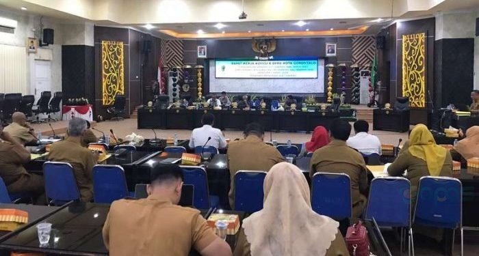 Foto Rapat pelaksanaan pembahasan ranperda oleh Pansus dan Instansi terkait di Aula Dekot (Senin/24/6/2024) Rama/Gopos