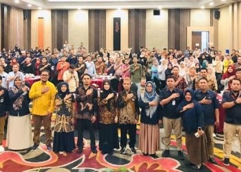 Foto pelaksanaan bimtek verifikasi faktual yang diikuti oleh PPS dan PPK serta perwakilan masing-masing bakal calon perseorangan, digelar di Hotel Aston, Sabtu (1/6/2024).(Rama/Gopos)