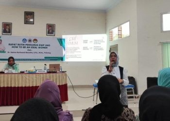 Seminar bertajuk "How To Be An Ideal Women" untuk meningkatkan kualitas anggota DWP UNG.(Foto UNG)
