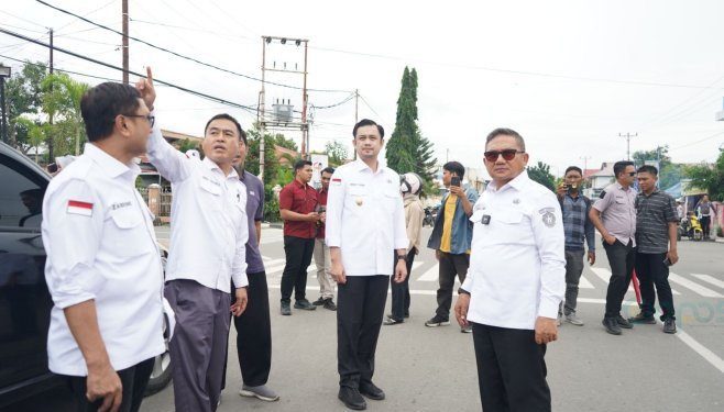 Walikota Gorontalo, Marten Taha meresmikan sejumlah proyek baik yang dibiayai dana pemulihan ekonomi nasional (PEN) maupun anggaran pendapatan belanja daerah (APBD).