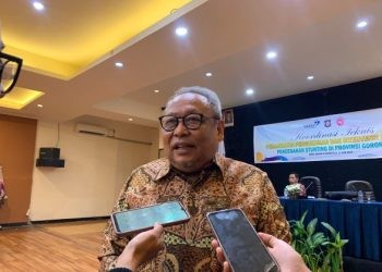 capt: Program Manajer Sekretariat Pelaksana TPPS Pusat, Dr. Soedibyo Alimoeso, MA saat diwawancarai awak media di Grand Q Hotel Kota Gorontalo. Jumat (21/6/2024) (foto/jihan)