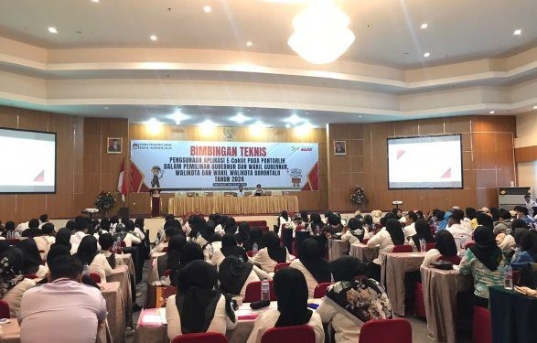 Foto Pelaksanasn Bimtek Pantarlih penggunaan aplikasi e-coklit di hotel Damhil, Kota Gorontalo (Senin/24/6/2024) Rama/Gopos