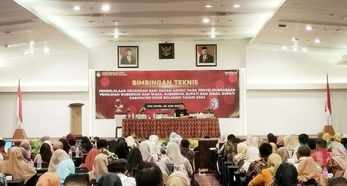 Kegiatan pengelolaan keuangan bagi badan adhoc pada penyelenggaraan pemilihan gubernur dan wakil gubernur, bupati dan wakil bupati Kabupaten Bone Bolango tahun 2024 di Hotel Fox, Kota Gorontalo, Ahad (30-6-2024).
