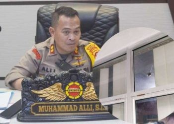 Kepolisian Resor (Polres) Bone Bolango tengah menyelidiki masyarakat yang diduga menyebarkan isu adanya peluru nyasar yang terjadi di Kantor Bappeda Bone Bolango.