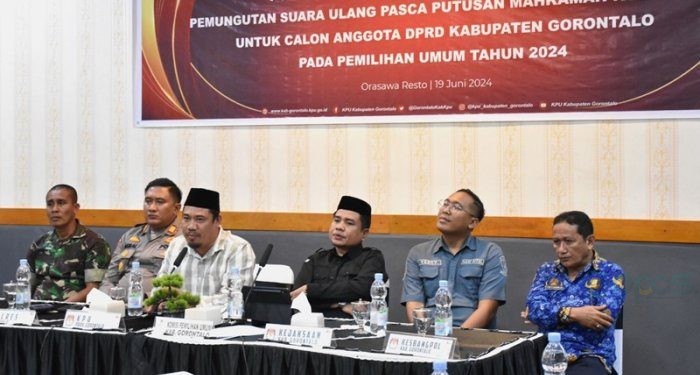 Suasana rakor KPU Kabupaten Gorontalo yang digelar di RM Orasawa, Rabu (19/6/2024).