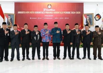 Lima wajah baru komisioner KPU Kota Gorontalo usai dilantik di Jakarta, Senin (3/6/2024).