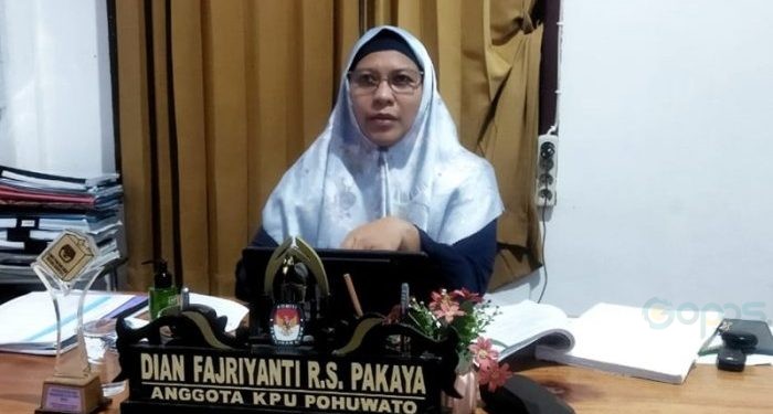 Komisioner KPU Pohuwato Dian Pakaya