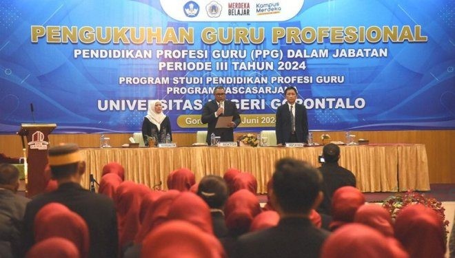 Pengukuhan guru profesional pendidikan profesi guru dalam jabatan periode III tahun 2024, Kamis (27/6/2024).