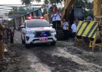 Jalan di Jembatan Monano, Kecamatan Bone, Kabupaten Bone Bolango kini sudah bisa dilewati baik kendaraan roda dua maupun roda empat.
