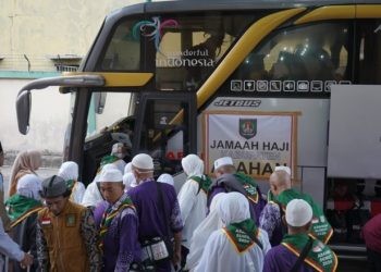 Kloter 1 jamaah haji asal Kabupaten Asahan tiba di asrama haji Medan Sumatera Utara.