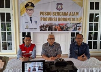 Pj Gubernur Gorontalo Rudy Salahuddin saat mengumumkan Gorontalo status tanggap darurat bencana banjir, Kamis (11/7/2024).