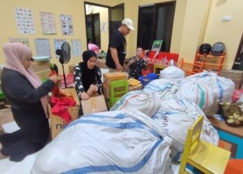 Pos Koordinasi Siaga Darurat Bencana Muhammadiyah Gorontalo terhitung sudah menyalurkan ribuan paket makanan dan minuman kepada korban banjir.