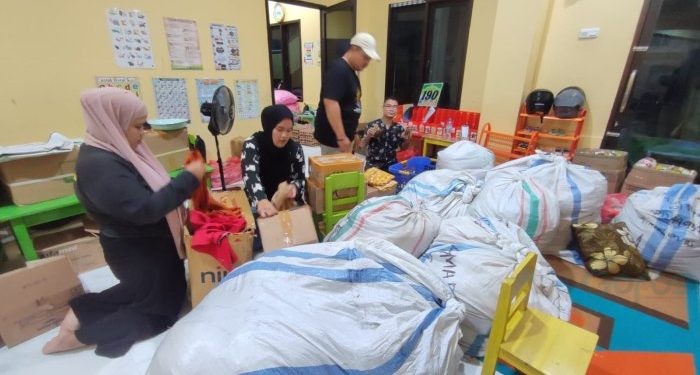 Pos Koordinasi Siaga Darurat Bencana Muhammadiyah Gorontalo terhitung sudah menyalurkan ribuan paket makanan dan minuman kepada korban banjir.