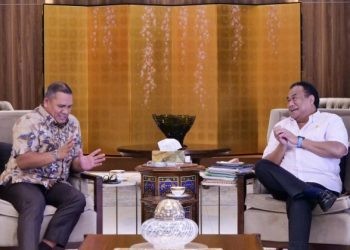 Rektor Universitas Negeri Gorontalo Prof. Dr. Ir. Eduart Wolok, ST., MT menemui Wakil Ketua DPR RI Dr. (H.C.) H. Rachmad Gobel pada Sabtu, 20 Juli 2024. 