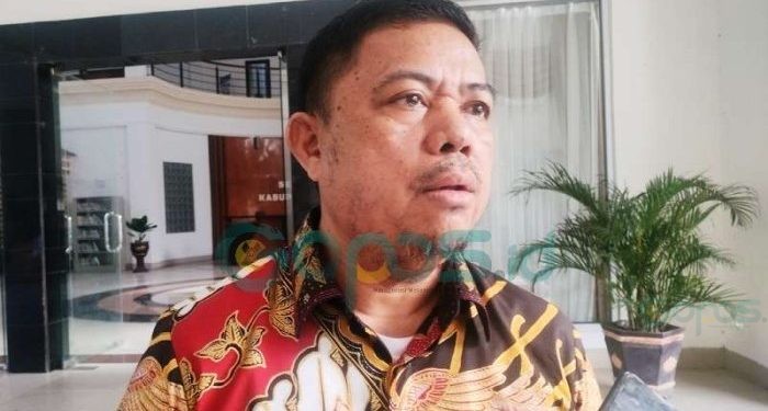 Wakil Ketua DPRD Bone Bolango, Azan Piola diwawancarai awak media usai melaksanakan rapat bersama Pemerintah Daerah Bone Bolango, Rabu (17-7-2024).