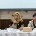 Ketua Komisi Perlindungan Anak Indonesia (KPAI) Ai Maryati Solihah (tengah) bersama Komisioner Komnas HAM Anis Hidayah (kanan), dan Komisioner Komnas Perempuan Olivia Chadidjah Salampessy (kiri) dalam konferensi pers tentang pentingnya pengesahan RUU PPRT di Kantor Komnas Perempuan, Jakarta, Jumat (19/7/2024). (ANTARA/Lintang Budiyanti Prameswari)