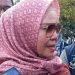 Bupati Merlan S. Uloli saat diwawancarai awak media usai melakukan rapat evaluasi akhir Operasi SAR Terpadu pencarian korban longsor di wilayah tambang Suwawa Timur, Jumat (12/7/2024). (Foto Fauzi)