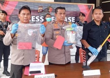 Polres Pohuwato menggelar konferensi pers terkait kasus penganiayaan yang menyebabkan kematian dengan tersangka GP