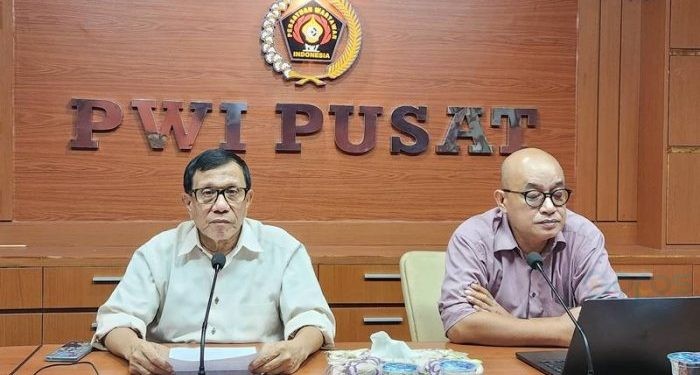 Rapat Pleno Diperluas yang dihadiri oleh Ketua Umum PWI, Hendry Ch. Bangun dimana mengganti struktur pengurus harian di tubuh PWI Pusat.