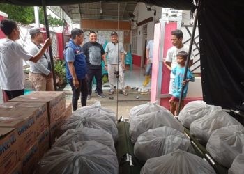 Bantuan untuk korban banjir berupa bahan makanan siap saji dan sejumlah kebutuhan pokok disalurkan di Kecamatan Tilango dan Telaga Kabupaten Gorontalo.