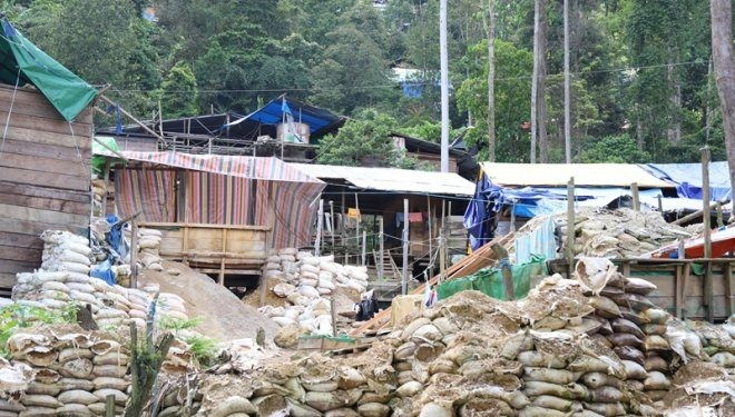 Fenomena pertambangan rakyat di Kecamatan Suwawa Timur, Bone Bolango, Gorontalo.(Foto Adit)