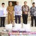 Penyaluran bantuan Bank Indonesia Dedikasi untuk Negeri pasca bencana banjir melalui Baznas Provinsi Gorontalo dan Hebitren Gorontalo ini dilaksanakan di rumah jabatan Gubernur Gorontalo, Selasa (30/7/2024).