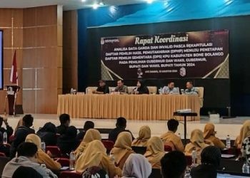 kegiatan Analisis Data Ganda dan Invalid Pasca Rekapitulasi Daftar Pemilih Hasil Pemutakhiran (DPHP) Menuju Penetapan Daftar Pemilih Sementara (DPS) KPU Kabupaten Bone Bolango Pada Pilkada 2024 di Hotel Damhil Kota Gorontalo, 10-8-2024.