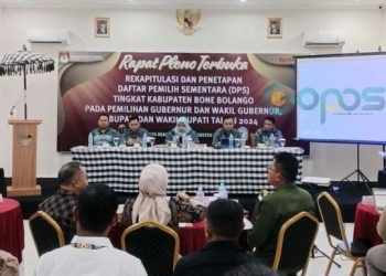 Rapat Pleno Terbuka Rekapitulasi dan Penetapan DPS Tingkat Kabupaten Bone Bolango pada Pemilihan Gubernur dan Wakil Gubernur, Bupati dan Wakil Bupati Tahun 2024 di Shava Beach, Bone Bolango Ahad (11-8-2024).