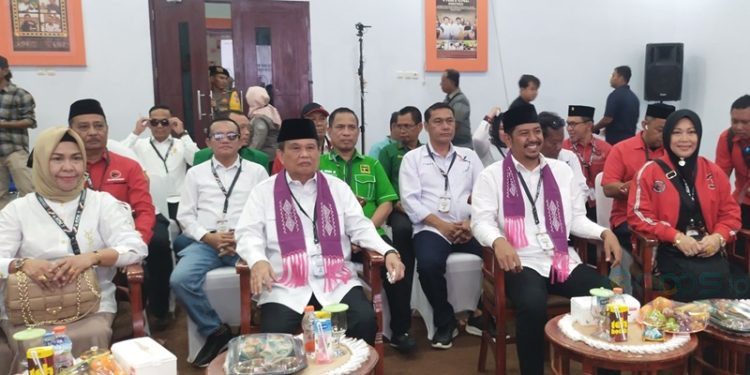 Pasangan Idris Rahim-Andi Ilham (IDAMAN) saat melakukan pendaftaran Calon Kepala Daerah Kota Gorontalo di KPU Kota Gorontalo (Kamis/29/8) Foto Rama/Gopos