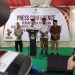 Ketua KPU Pohuwato Firman Ikhwan saat memberikan keterangan pers soal perpanjangan pendaftaran Cakada. (Foto Yusup Gopos)