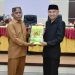 Bupati Pohuwato Saipul Mbuinga menyerahkan dokumen perubahan APBD 2024 ke DPRD Pohuwato
